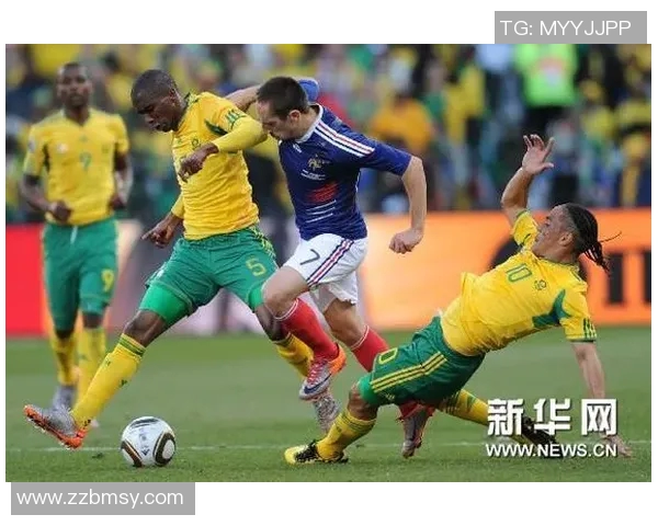 当代最潮足球球星引领时尚风暴掀起绿茵场外新潮流